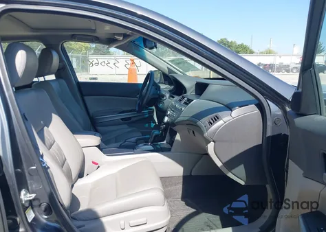 2010 Honda Accord 3.5 Ex-L z USA, uszkodzony, nr VIN 1HGCP3F88AA015222